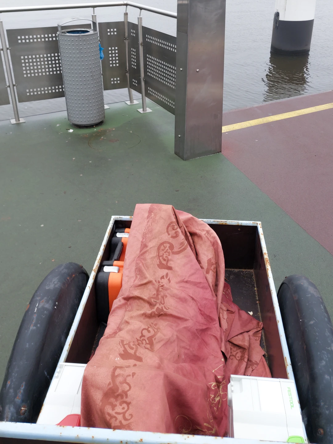 Delivery with a cargo bike of a creation of Reifier, furniture maker in Amsterdam